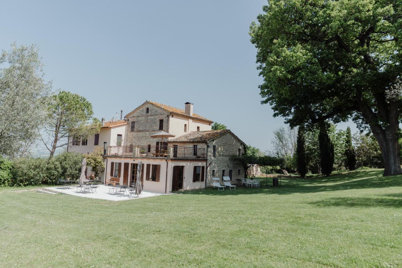 Agriturismo Qui Voglio Monte Roberto Buitenkant foto