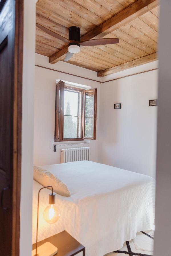 Agriturismo Qui Voglio Monte Roberto Buitenkant foto