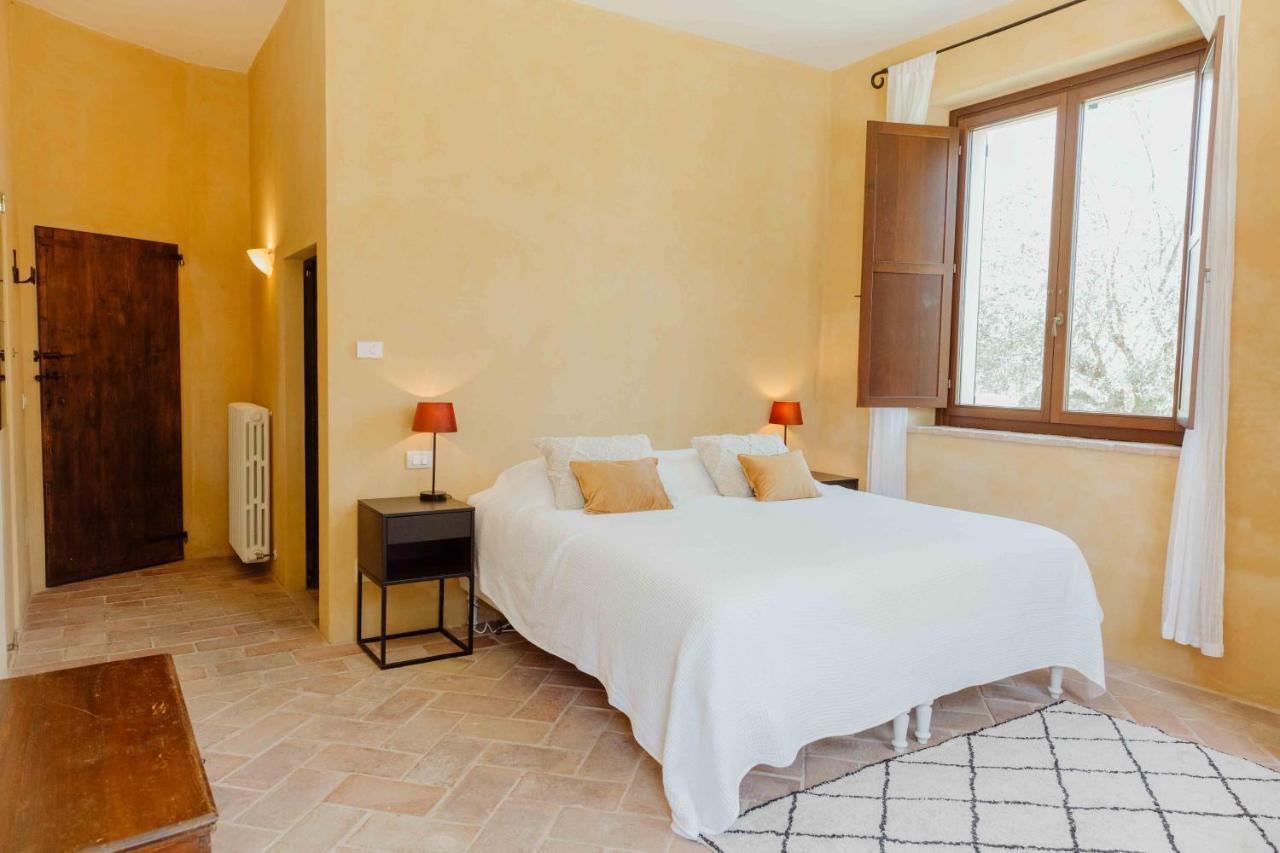 Agriturismo Qui Voglio Monte Roberto Buitenkant foto