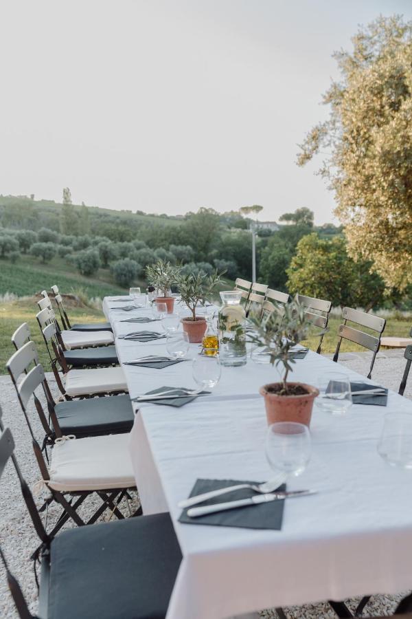 Agriturismo Qui Voglio Monte Roberto Buitenkant foto