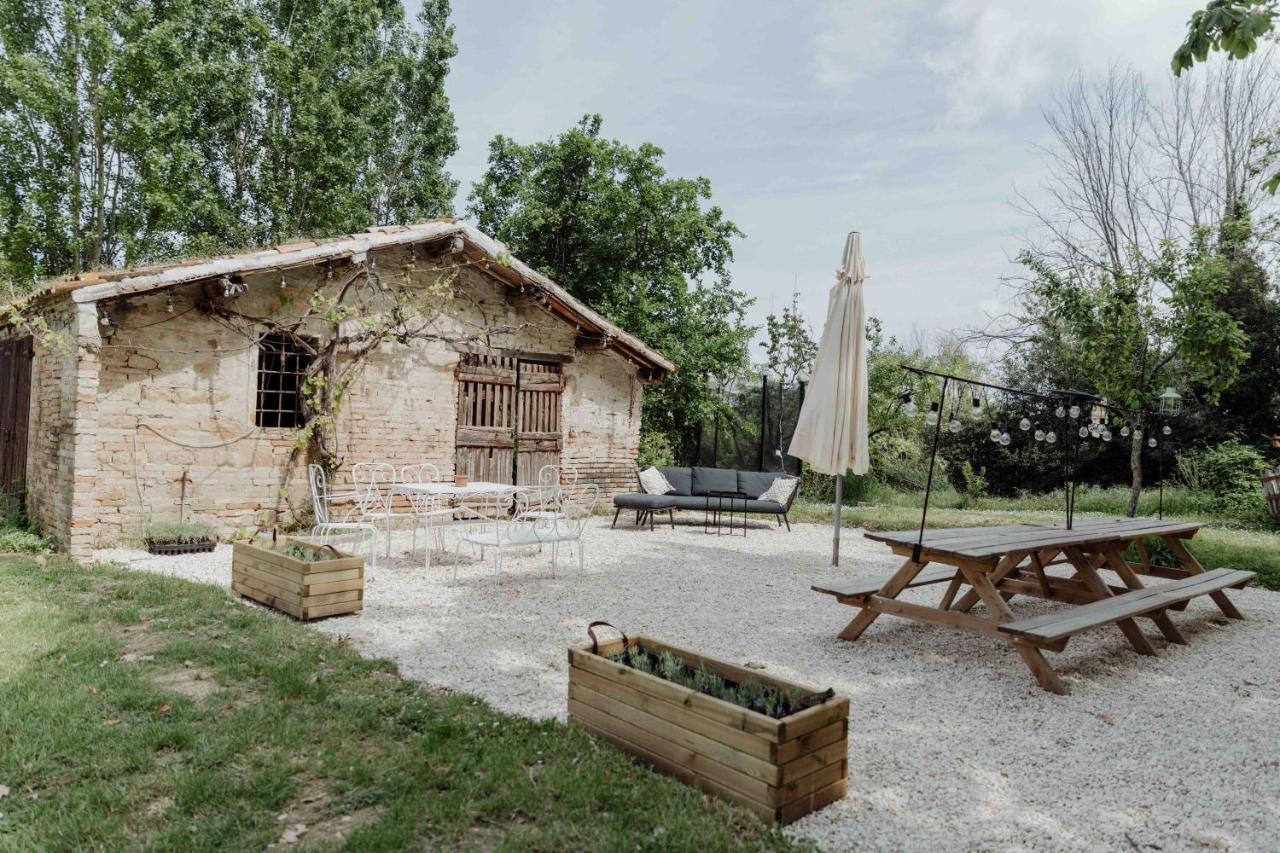 Agriturismo Qui Voglio Monte Roberto Buitenkant foto